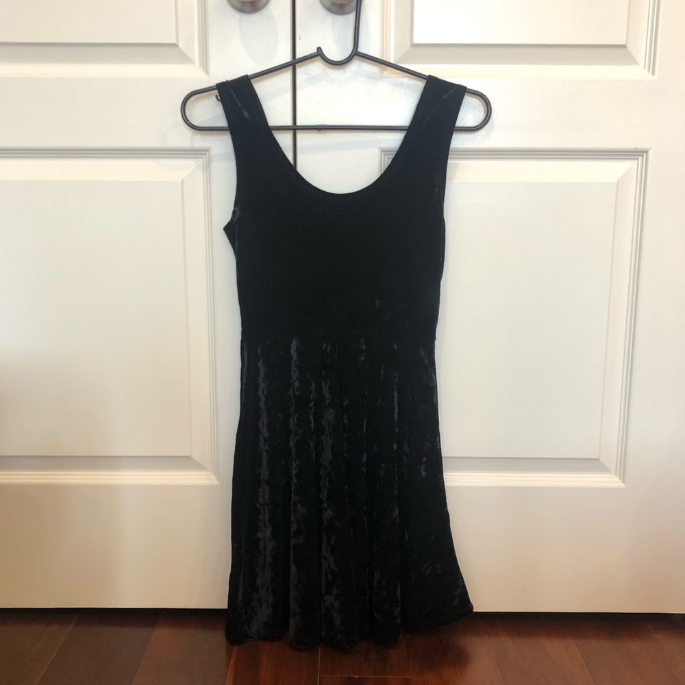 Forever21 velvet black dress